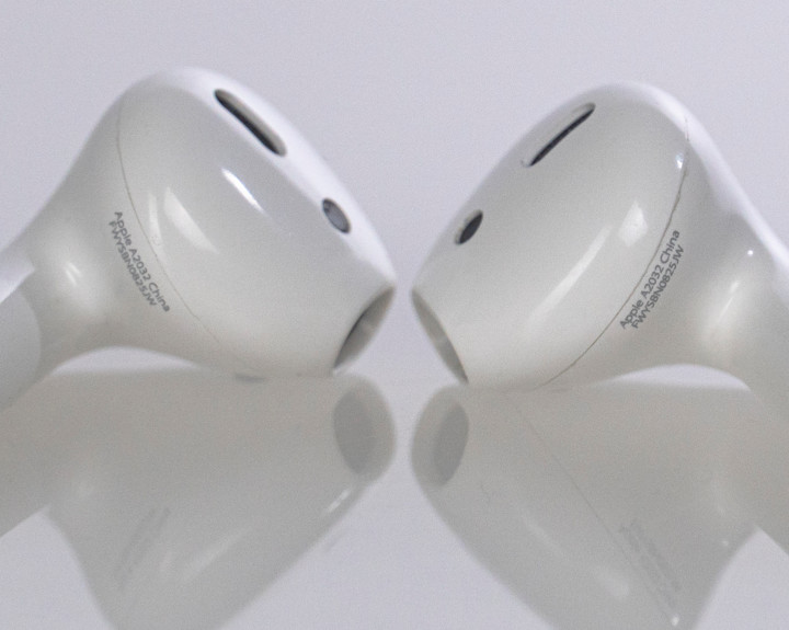 Apple AirPods 2 — как отличить оригинал от точной реплики рис-7