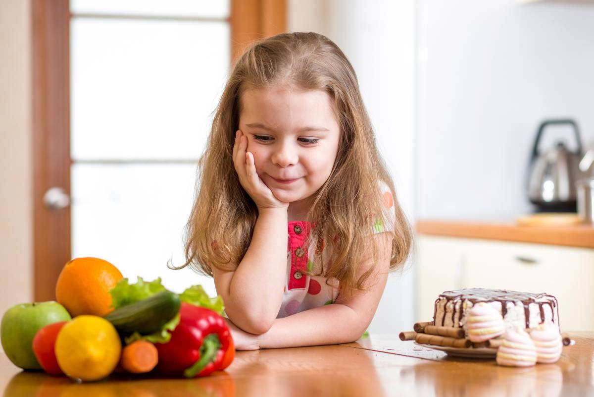 Какие продукты выбрать для ребенка с лишним весом: советует детский диетолог