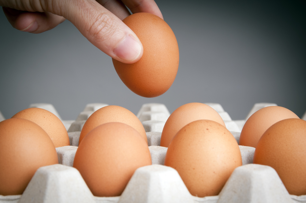Как приготовить Как проверить яйца на свежесть рецепт пошагово