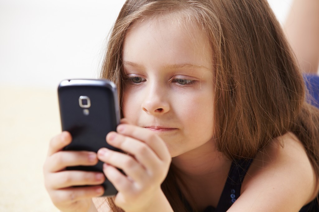 Покупаем мобильный телефон ребенку: советы эксперта рис-4