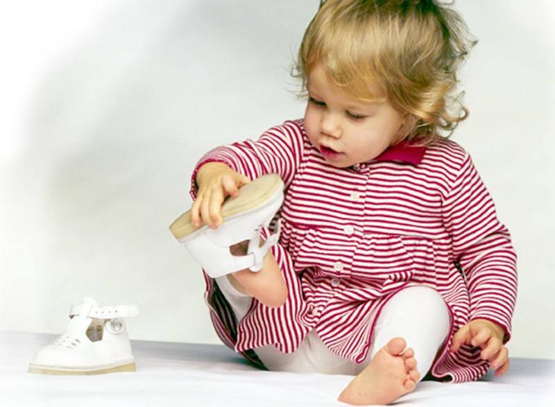 Как выбрать обувь, которая не навредит здоровью ребенка: объясняет детский врач-ортопед рис-3