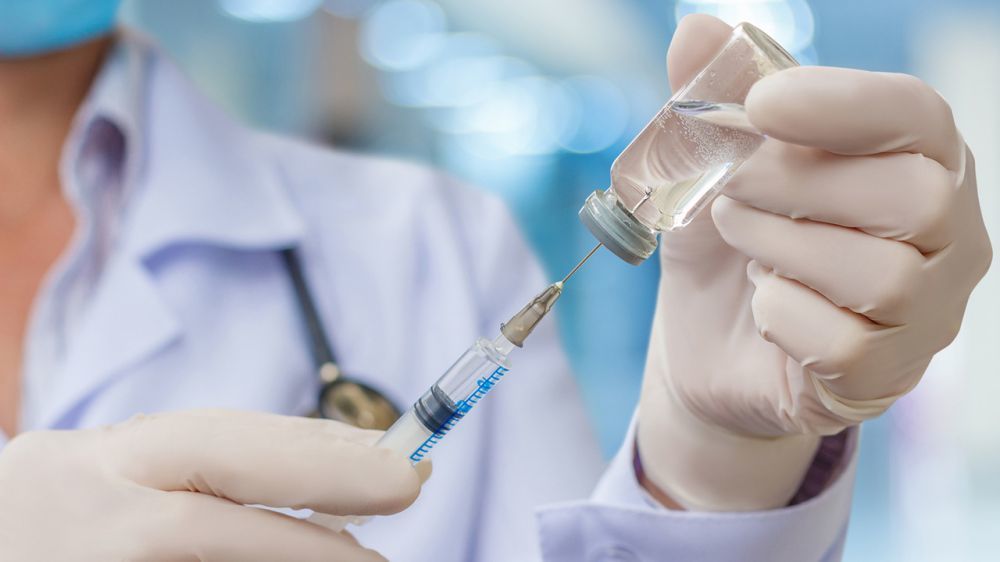 Прививки от гриппа в 2019: какие бывают, кому можно делать и сколько стоят рис-2