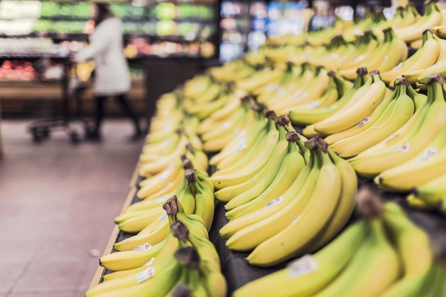Почему не нужно покупать желтые бананы рис-2
