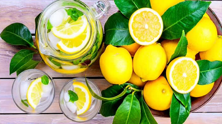 Настойка на лимоне. 2 рецепта полезного напитка на самогоне и водке в домашних условиях