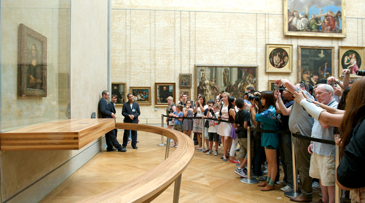 Госдума разрешит туристам свободно фотографировать в музеях