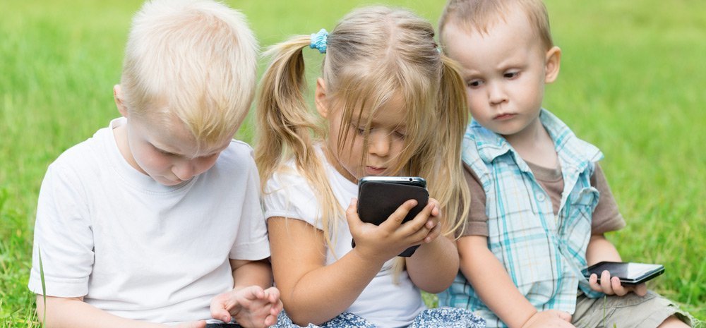 Покупаем мобильный телефон ребенку: советы эксперта рис-2