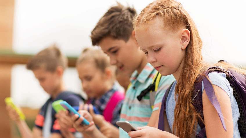В школах ограничат использование мобильных телефонов