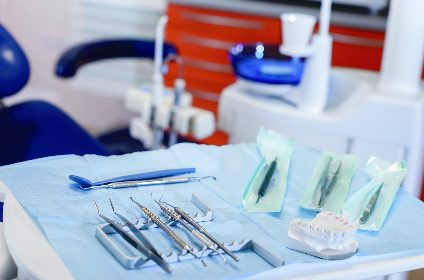 Накрытие стола в стоматологии