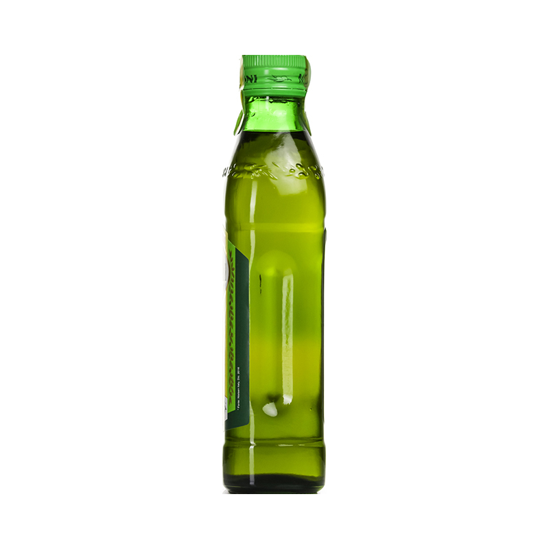 Сколько масла в бутылке. Бутылка для масла. Бутылка оливкового масла. Оливковое масло в стеклянной бутылке. Бутылка олива.