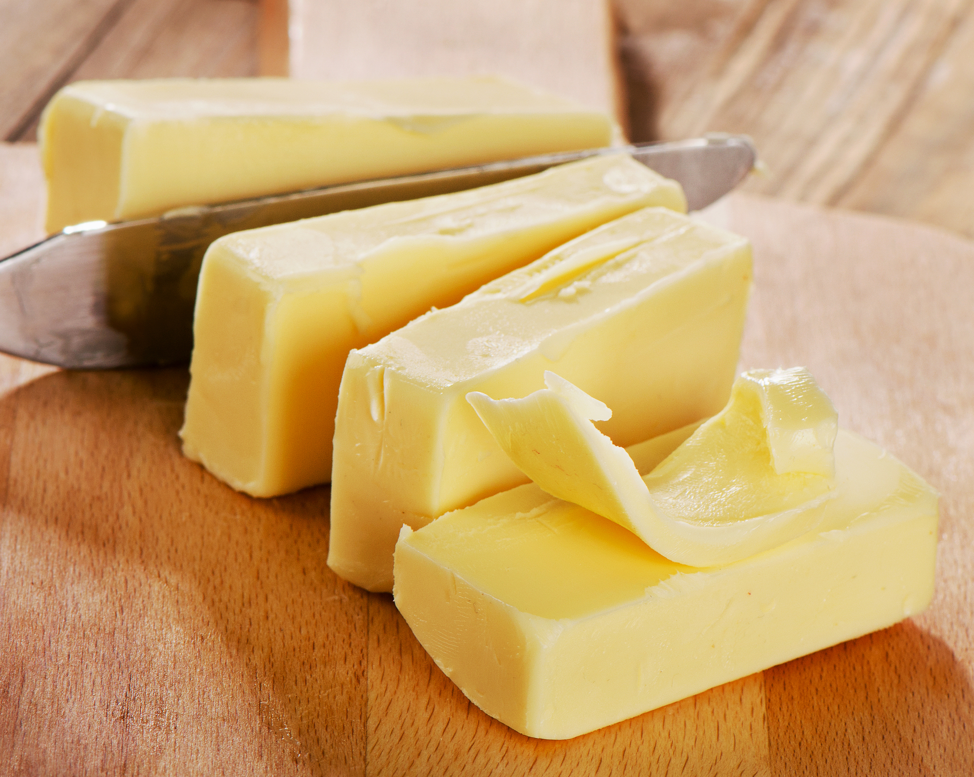 Плюсы сливочного масла. Масло сливочное. Подготовка масла сливочного. Сыр да масло. Форма для сливочного масла.